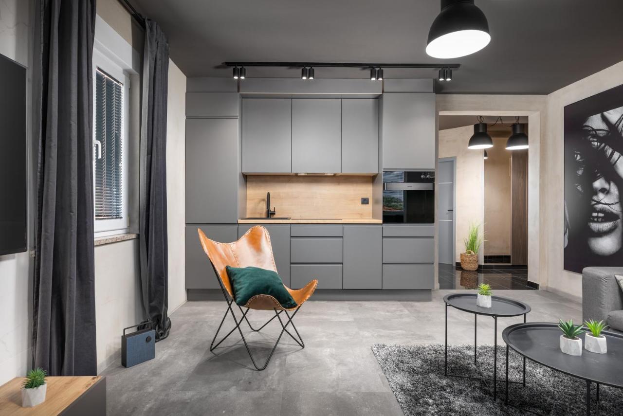 Luxury Elit Pula